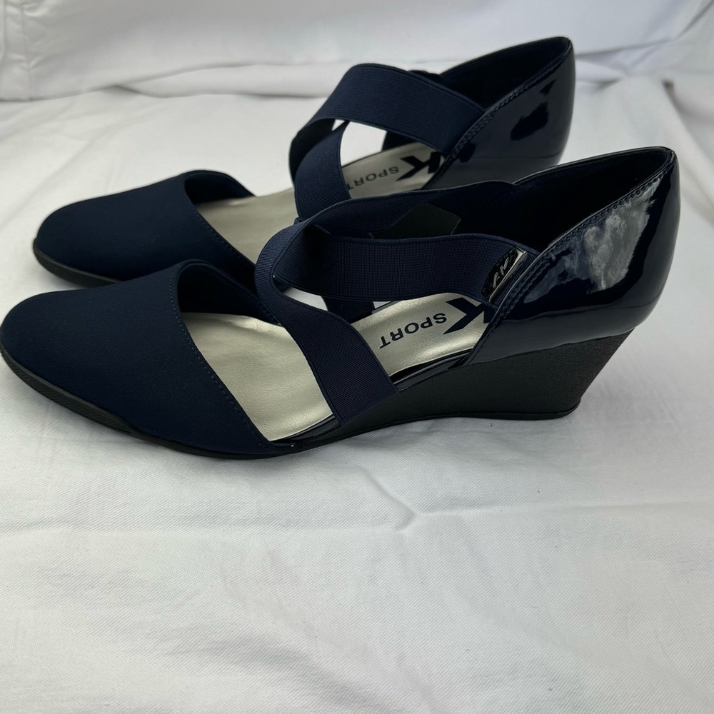 Anne Klein Sport Blue Patent Leather 2” Wedge Sandals - New - no tags sz 9